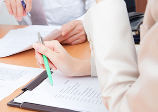 裁判資料の内偵